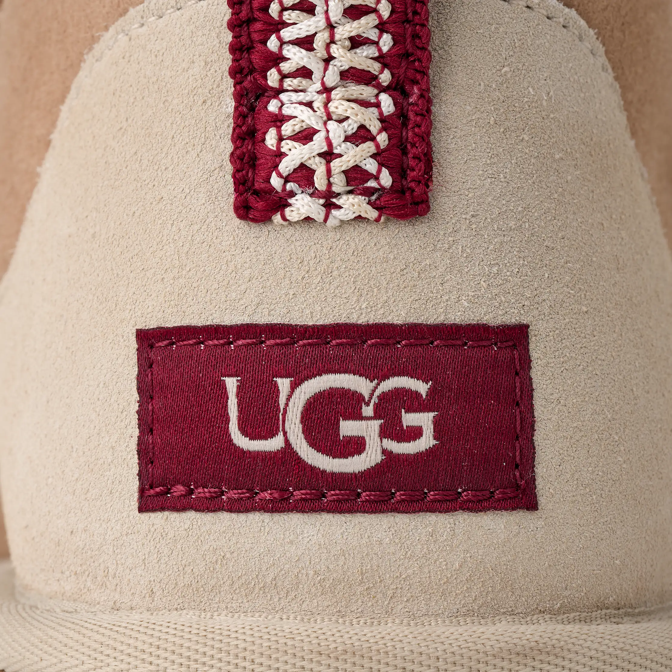 赤白帽様　✨26✨表面超美品✨UGG✨CLASSIC ULTRA MINI UGG CLASSIC ULTRA MINI PLATFORM BOOTIE IN CHESTNUT – AKIRA