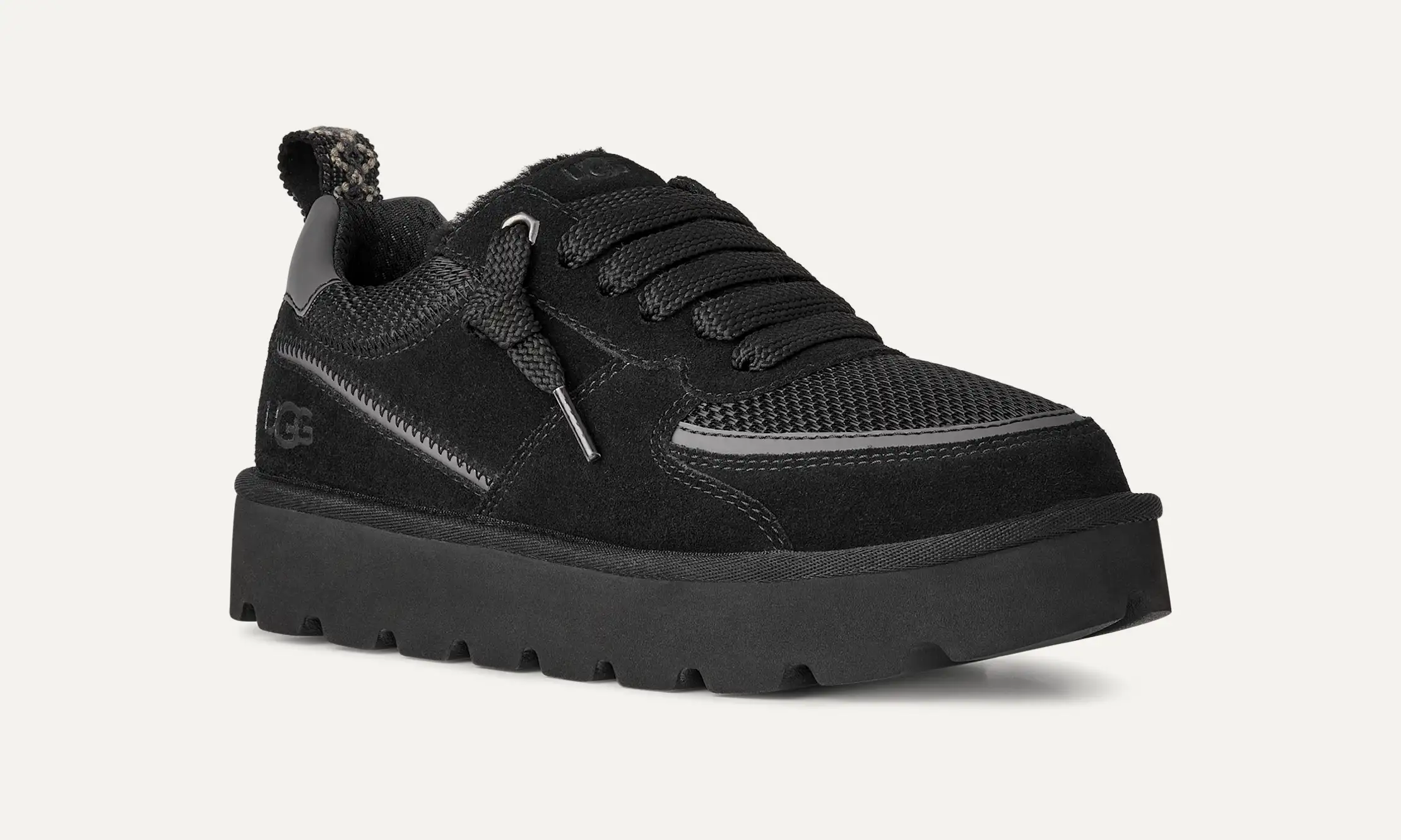 新品UGG スタッズ付き ブラックフラットシューズ UGG Sungazer Trainer for Women | UGG®