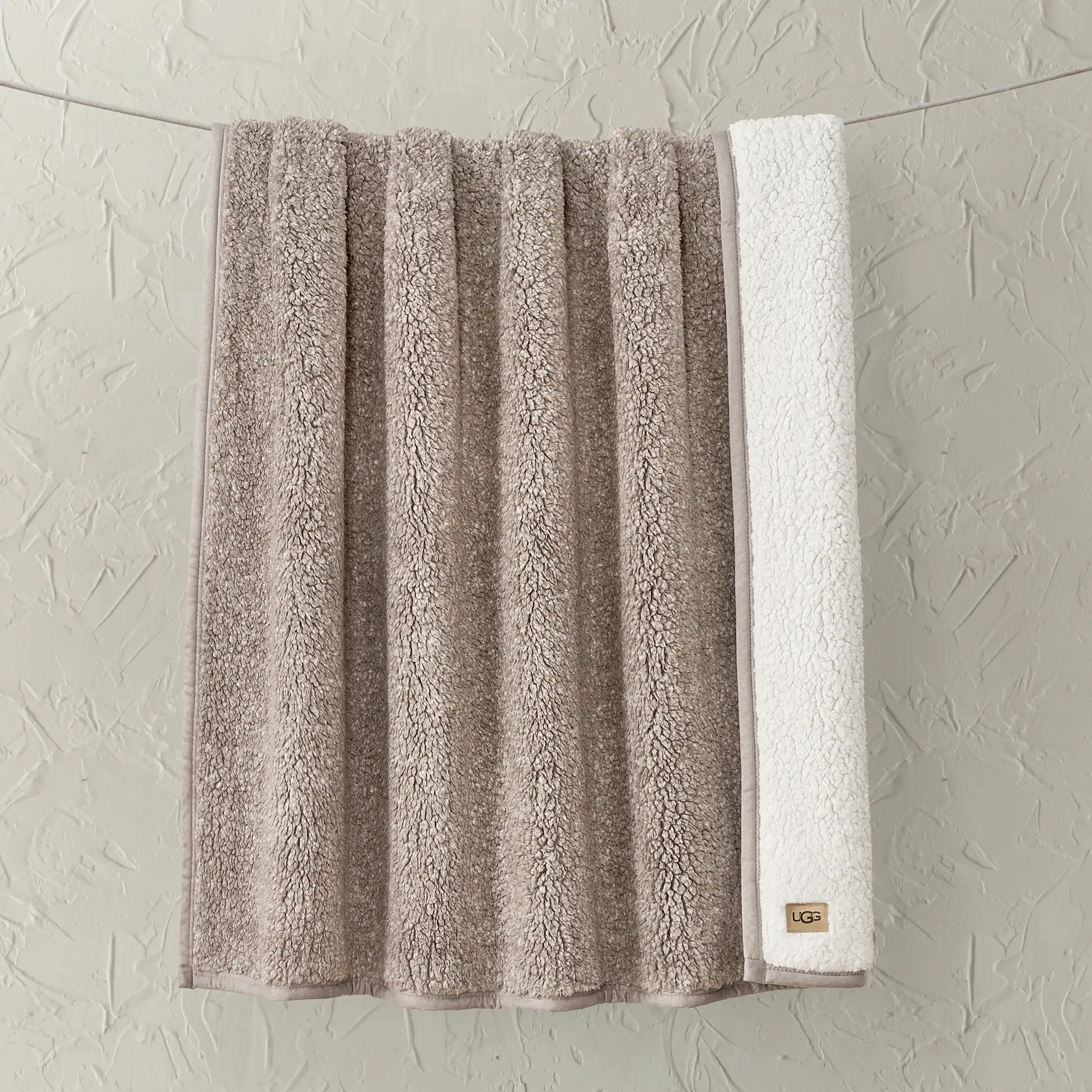 Home Classic UGGfluff Throw 50" x 70"