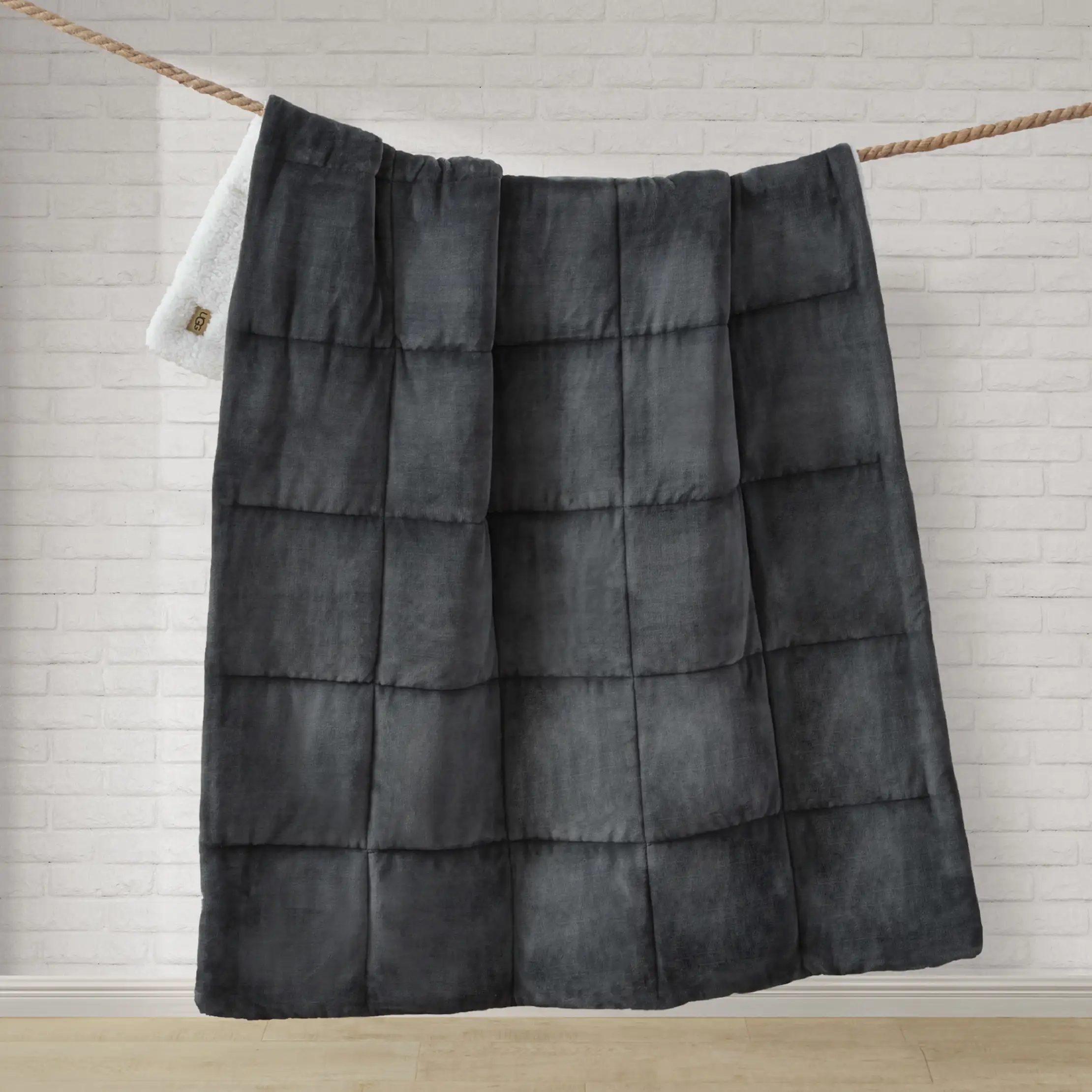 Home Avery Throw 50" x 70"