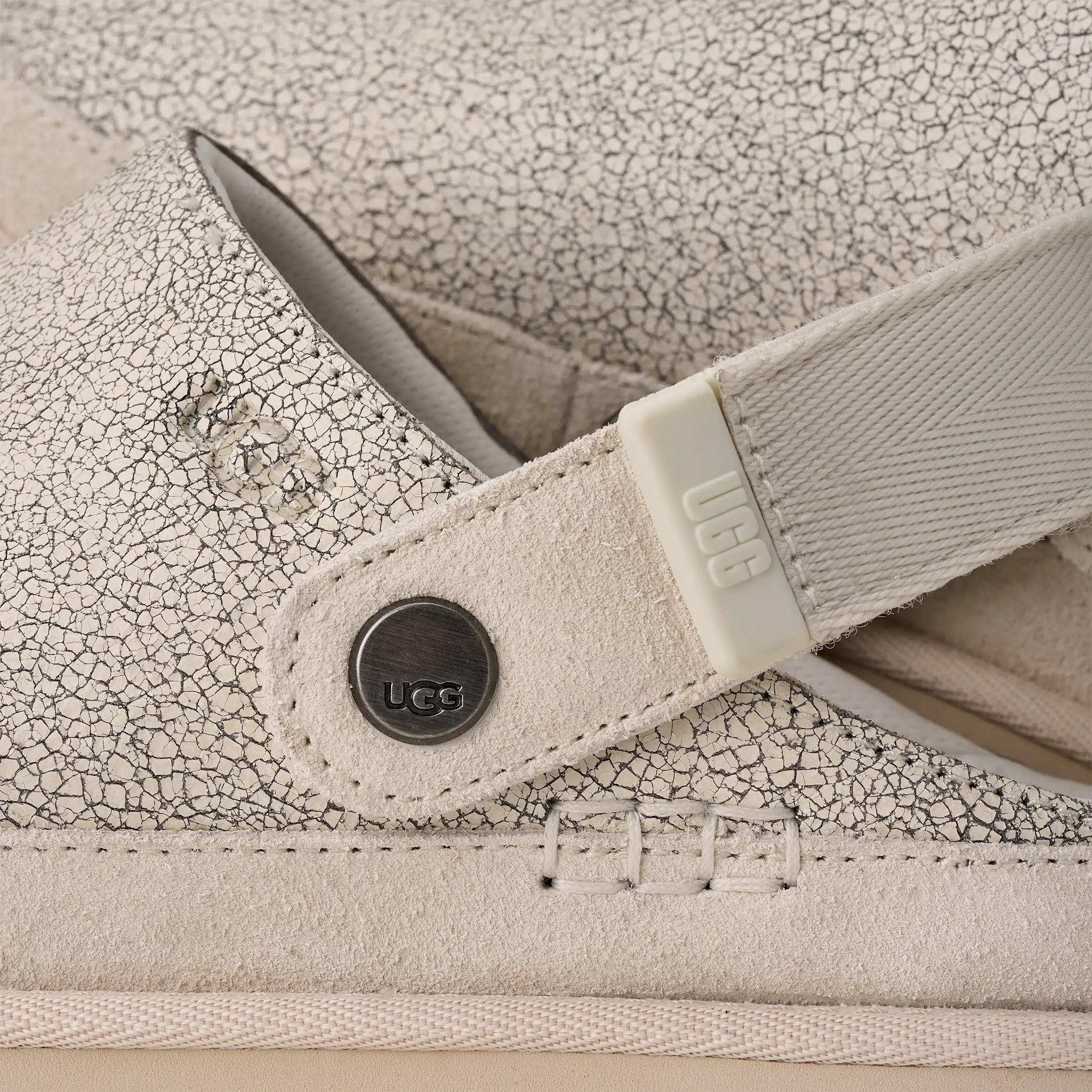 Goldenstar Crackle Clog