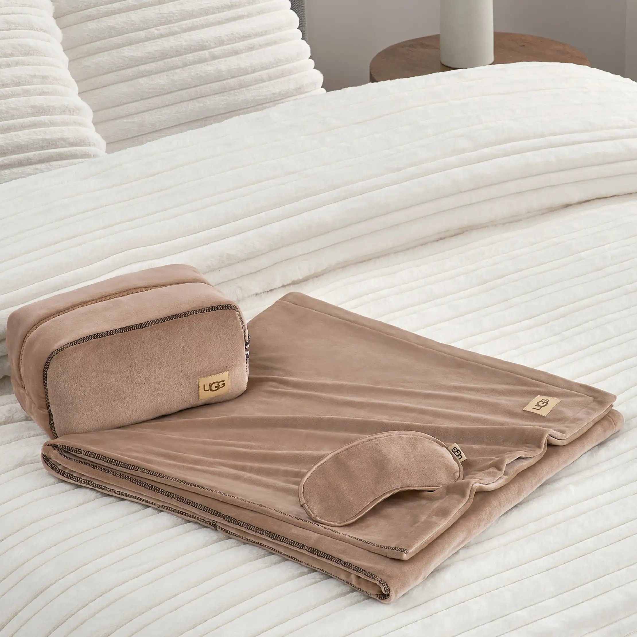 Home Raegen Travel Set