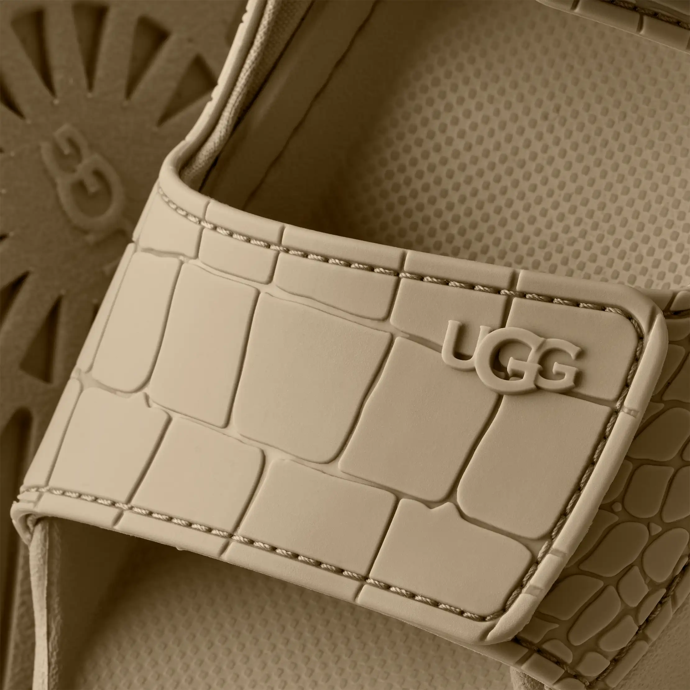 GoldenGlow Embossed Sandal for Women | UGG®