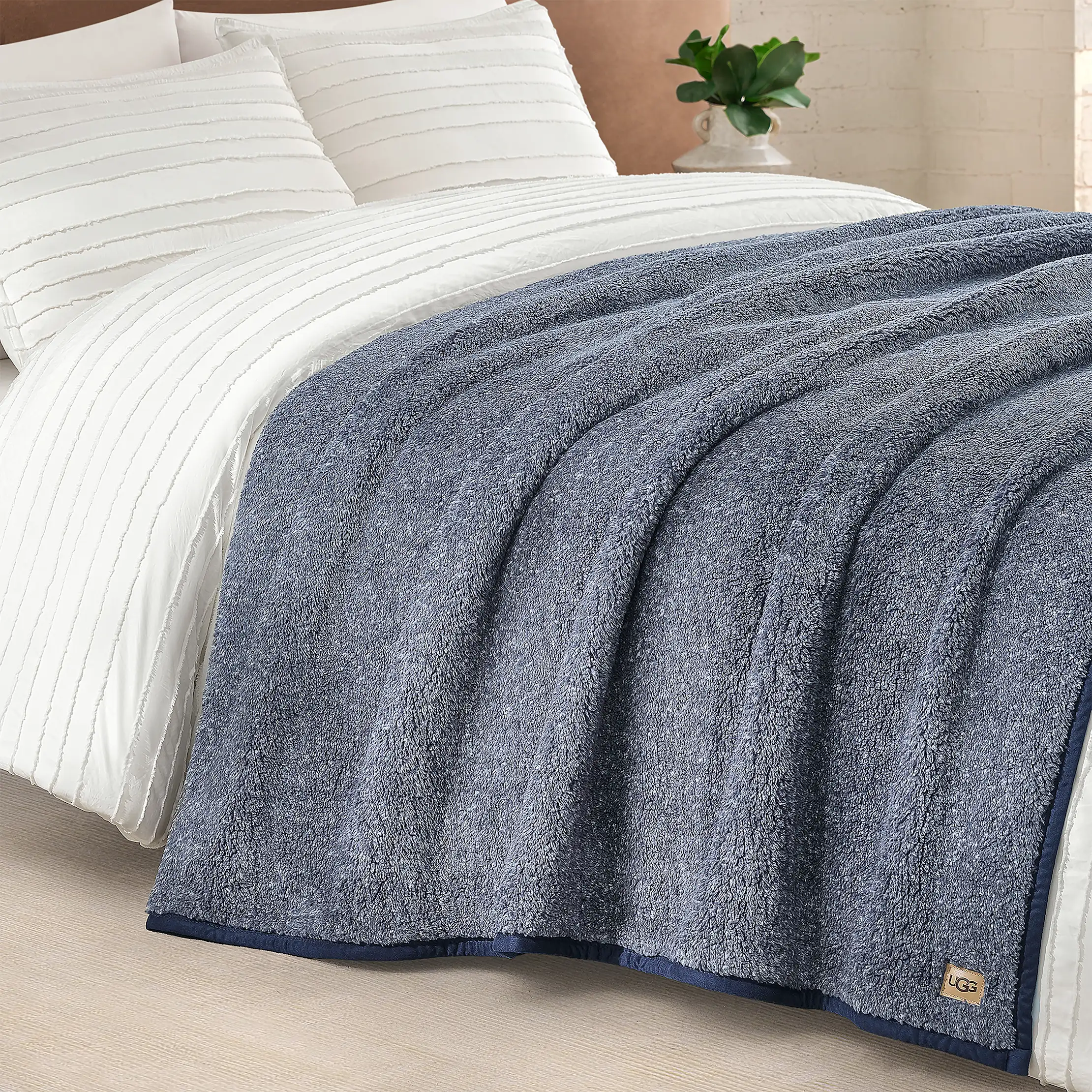 ClassicUGGfluff XL Throw 90x92