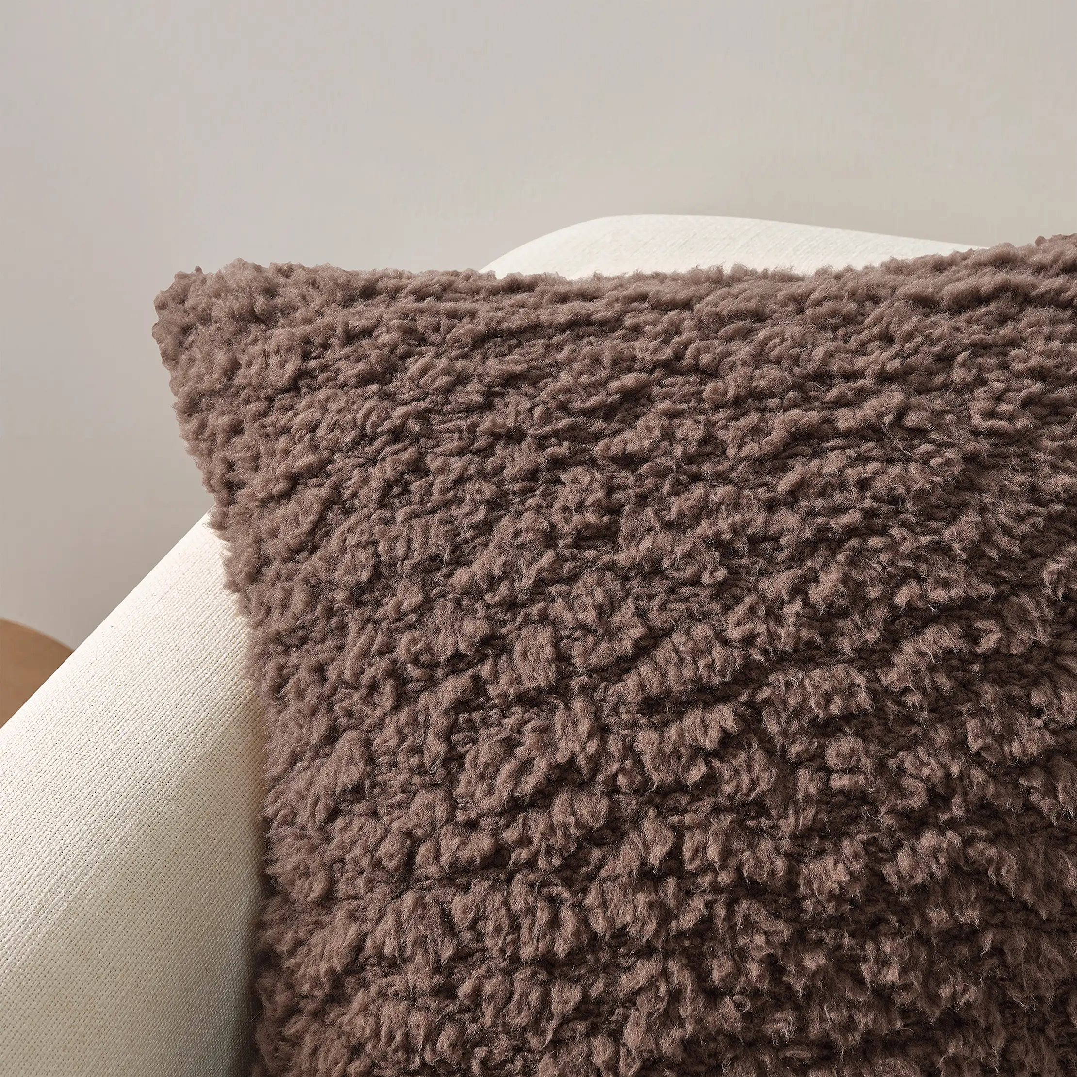 Shira Pillow 24"x24"