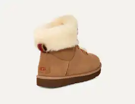 【送料&関税込】UGG Adirondack Meridian Lace-up Boots UGG Adirondack Meridian Boots | Neutrals | FARFETCH