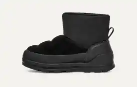 寒い日に最適【 UGG 】Classic Klamath Short☆ 防水防寒ブーツ UGG 'classic Klamath Short' Snow Boots in Black | Lyst