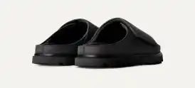 【UGG】Solano Slide サンダル Amazon.com | UGG Men's Solano Slide Sandal, Black, 7 | Sandals