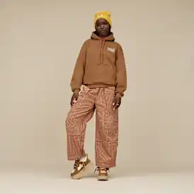 Chandail à capuchon avec logo UGG