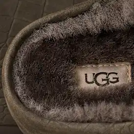 Elea Embossed Slip-On