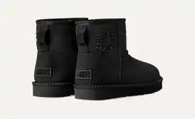 UGG® Classic Mini Holiday Sun Boot for Women | UGG® Czech Republic