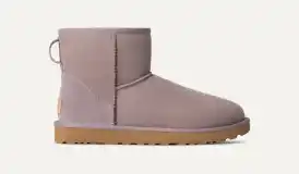 UGG CLASSIC MINI Ⅱ 25cm ブラック Amazon.com | UGG Women's Classic Mini Ii Boot, Black, 05 | Boots