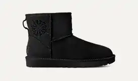 UGG® Classic Mini Holiday Sun Boot for Women | UGG® Czech Republic