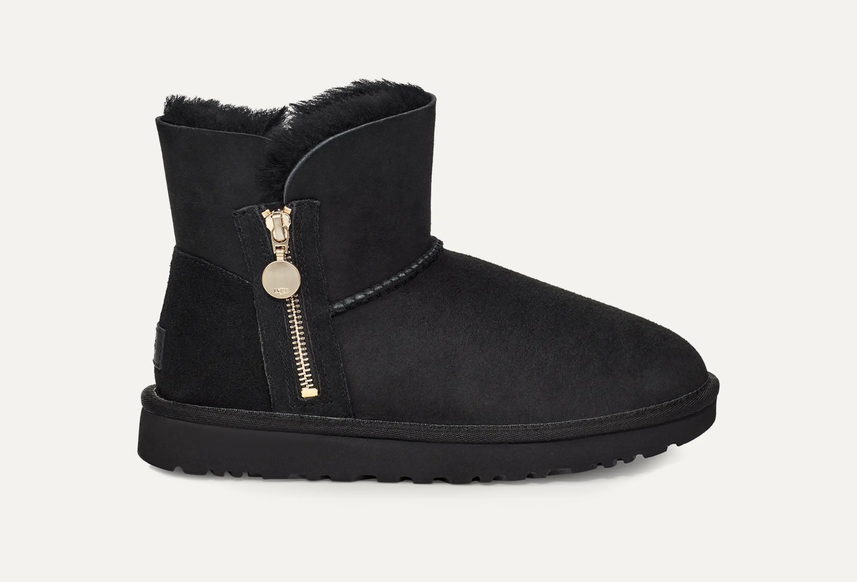 【UGG】Classic Mini Bailey Zip／ショートブーツ Mini Bailey Logo Strap Boot | UGG®