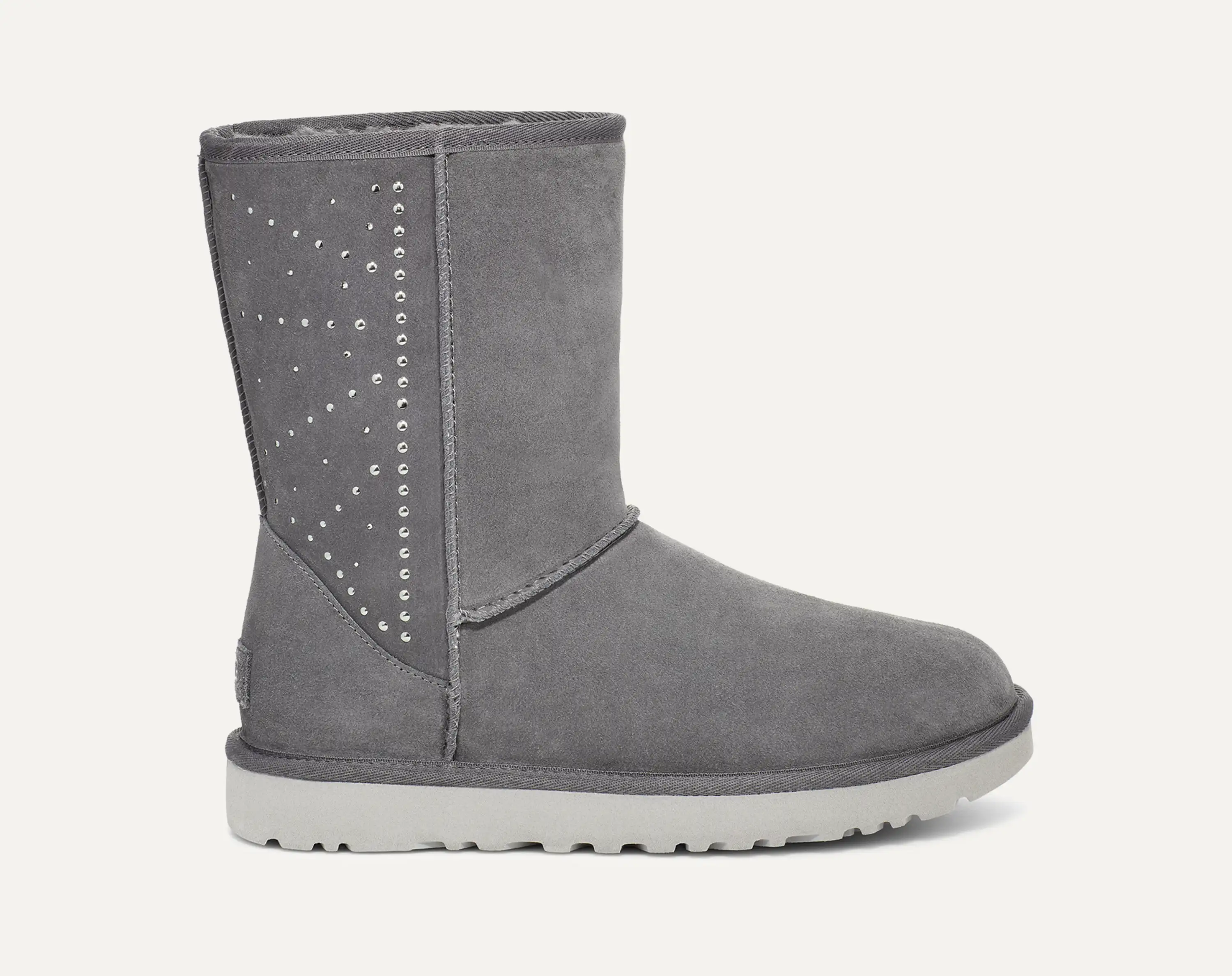 SALE!!【UGG】CLASSIC SHORT STUD ll☆スタッズ☆24cm SALE!!【UGG】CLASSIC SHORT STUD ll☆スタッズ☆24cm (UGG