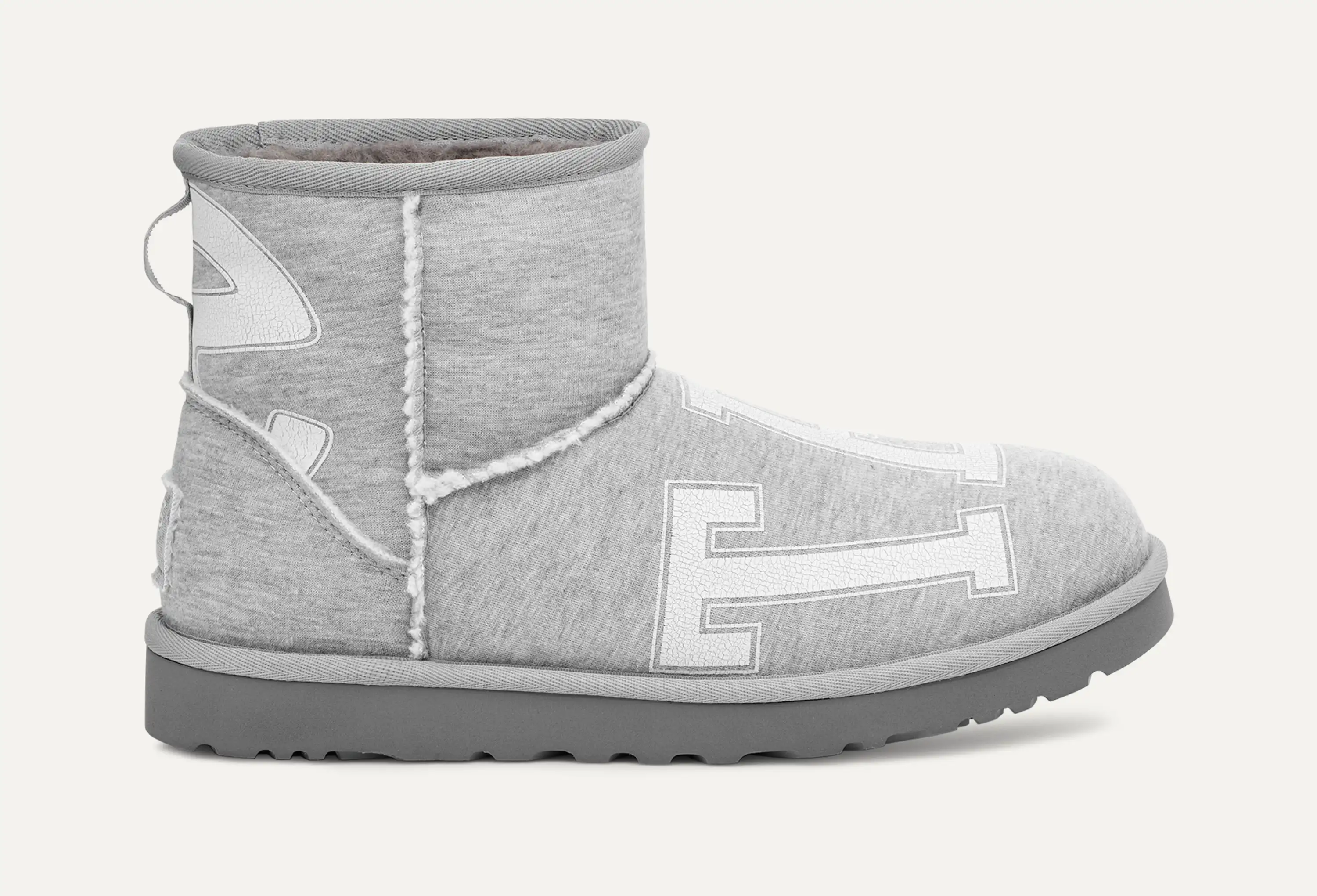 おしゃれメンズ必見✨27⇒26素足履✨UGG X TELFAR✨ロゴ ローファ－ おしゃれメンズ必見✨27⇒26素足履✨UGG X TELFAR✨ロゴ ローファ－