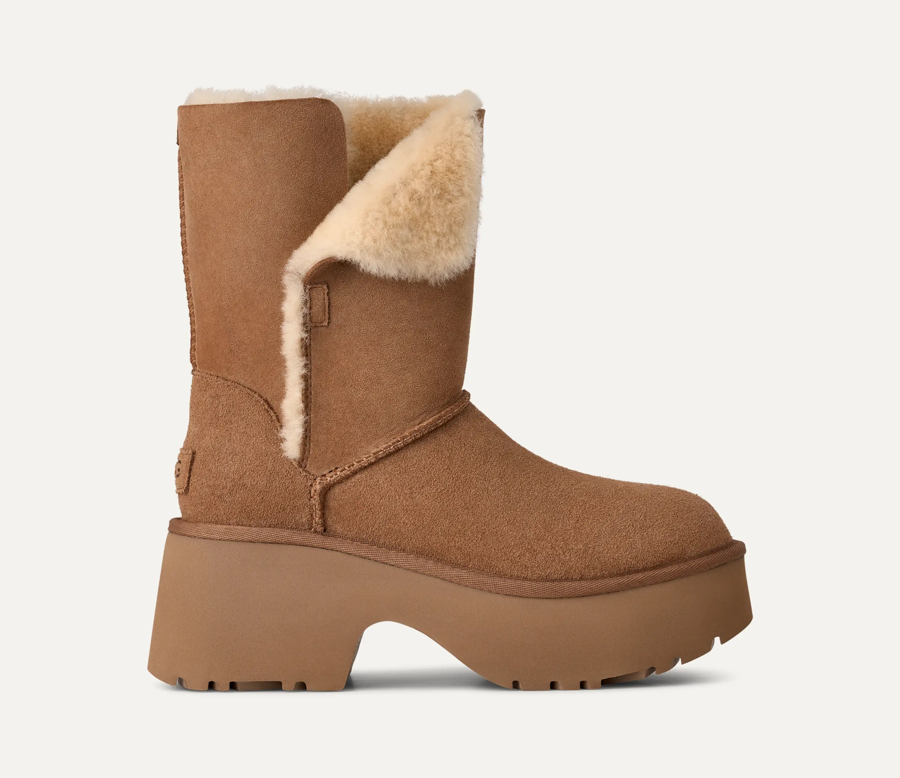 UGG® Botte Classic Esmee for Women | UGG® Europe
