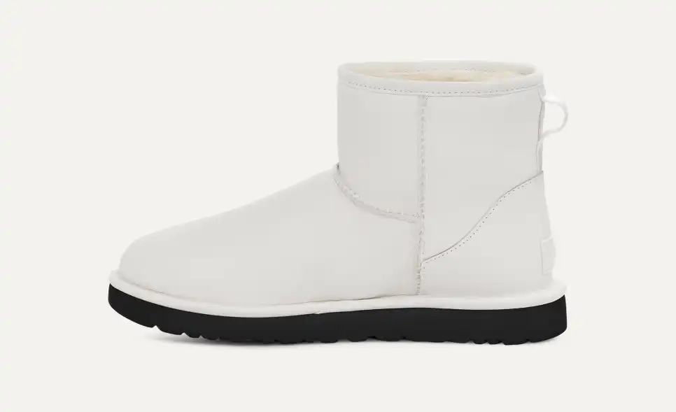 NEW!!SALE!!【UGG】W CLASSIC MINI STUD Ⅱ♪キラキラ♪可愛い♪ Women's Classic Mini II Boot | UGG