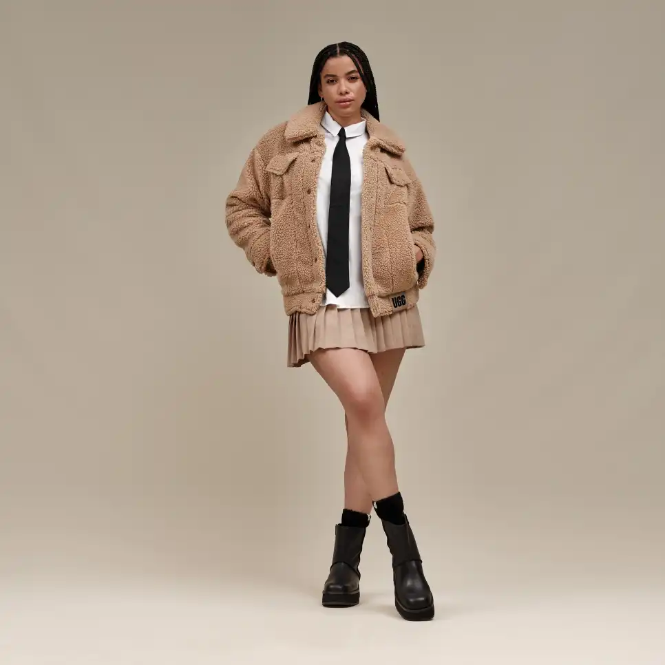 UGG Frankie Faux Fur Trucker フェイクファー ふわふわ感が魅力 UGG Women's Frankie Faux Fur Trucker Coat, Ink, XS at Amazon