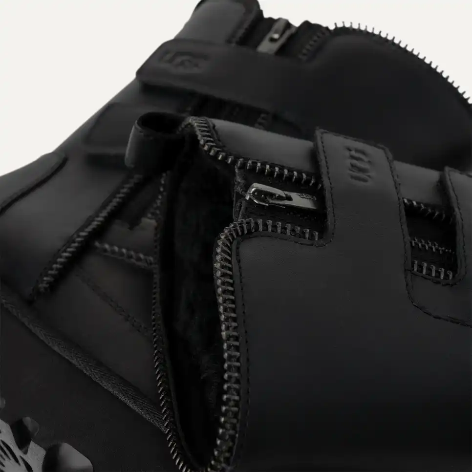新作 UGG クラッシック Classic Short Moto Boot レザー Amazon.com | UGG Women's Classic Short Moto Boot Fashion