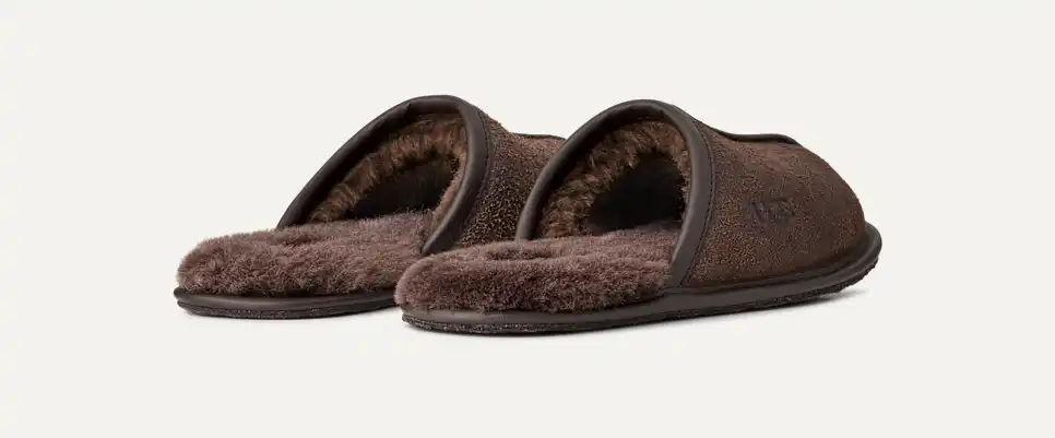 UGG® Scuff Leather Distressed for Men | UGG® display picture 3