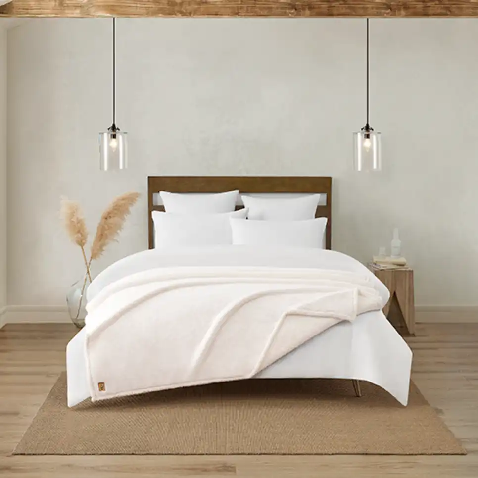 Home Cynthia Throw 50" x 70"