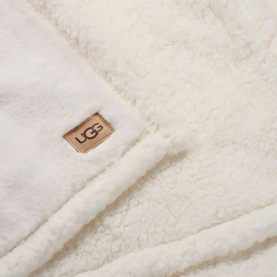 Home Cynthia Throw 50" x 70"