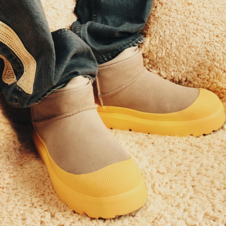 靴 UGG M. ULTRA MINI WEATHER HYBRID 9 UGG CLASSIC ULTRA MINI WEATHER HYBRID MEN – TREND BOSTON