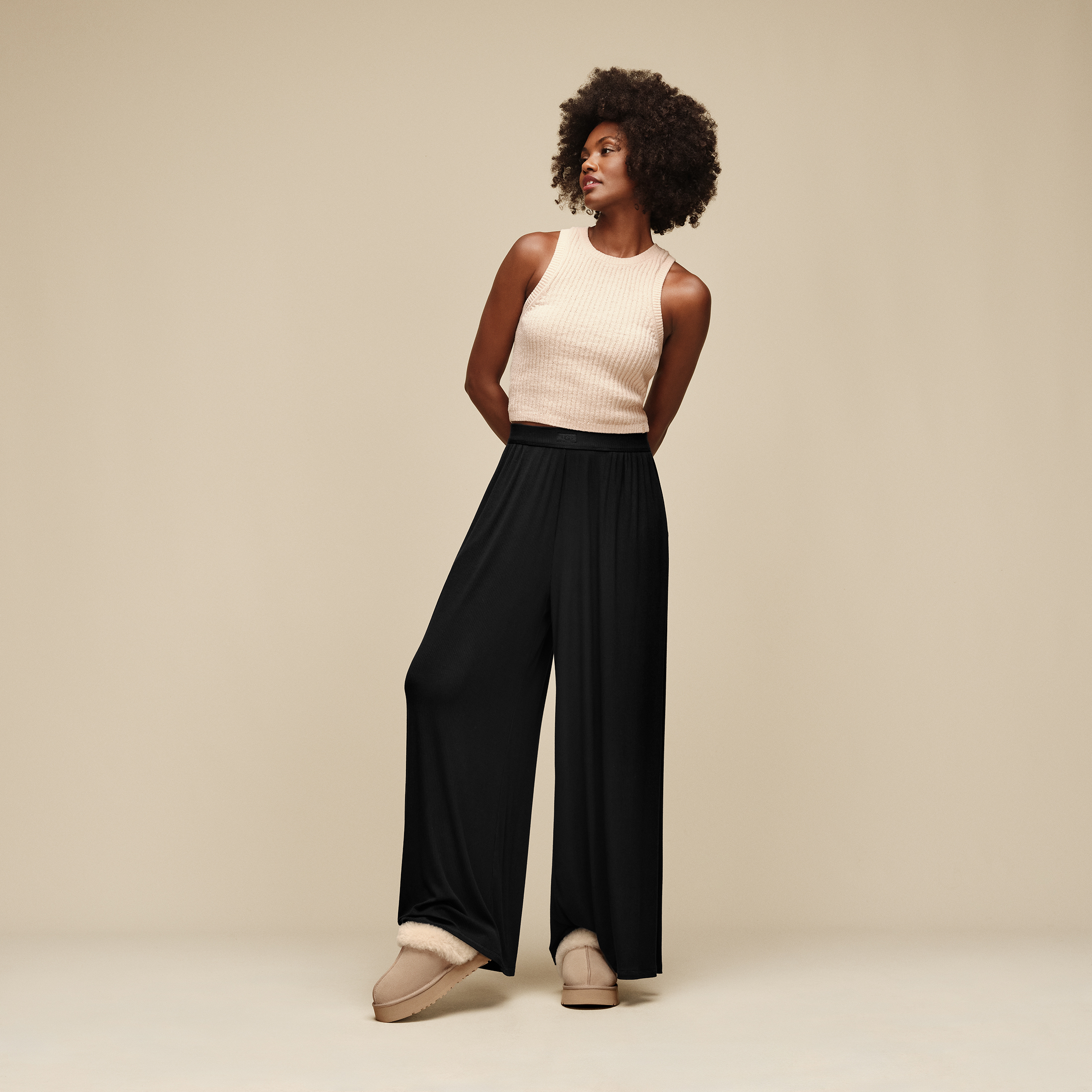 UGG Pantalones de canalé y pernera ancha Imogen - Black — photo 5