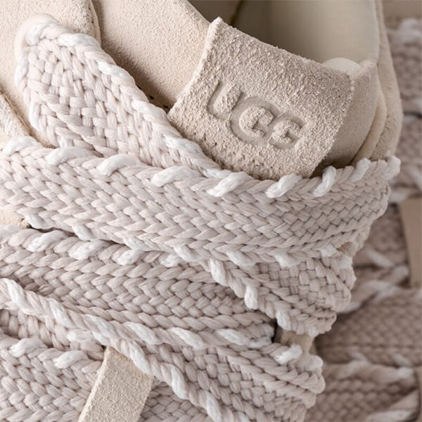 ★新品タグ付き　JUSGLITTY　レースアップボレロ　モカ UGG® 公式【 イージー ダジット スエード レース アップ|EZ-Duzzit