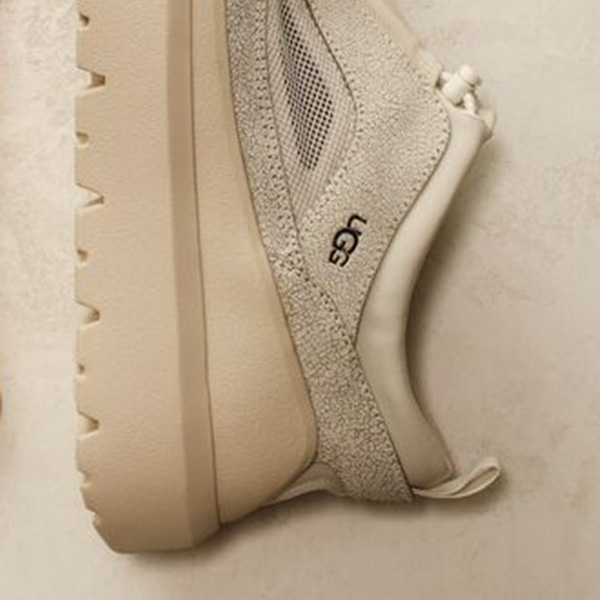 UGG® 公式【 ヘリテージ ユーティリティー アクソイド クラックル 