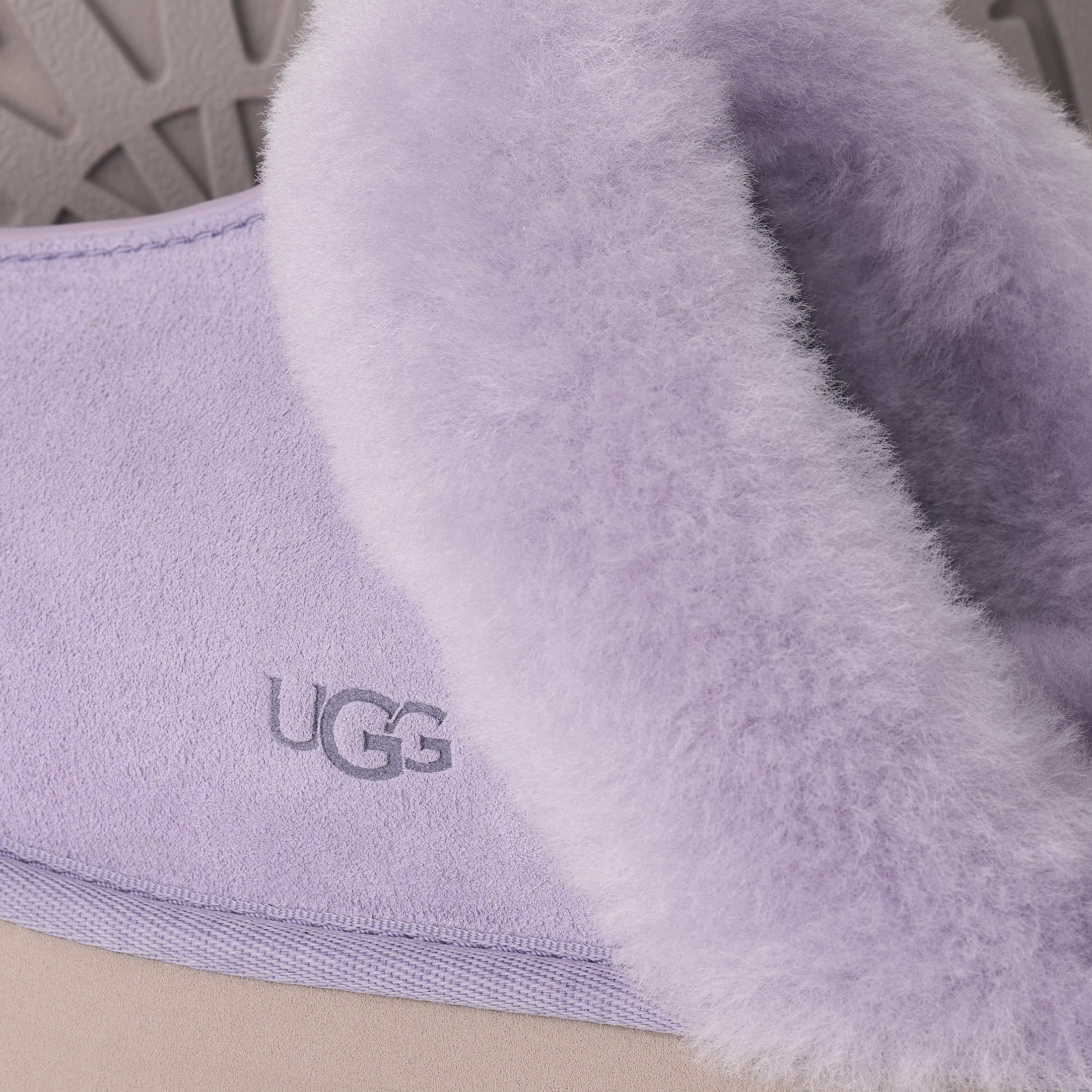 UGG Disquette Plush Trim Platform Sandals 'Warm Lilac' (Women's) — foto 3